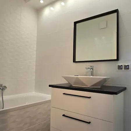 Base Apartman