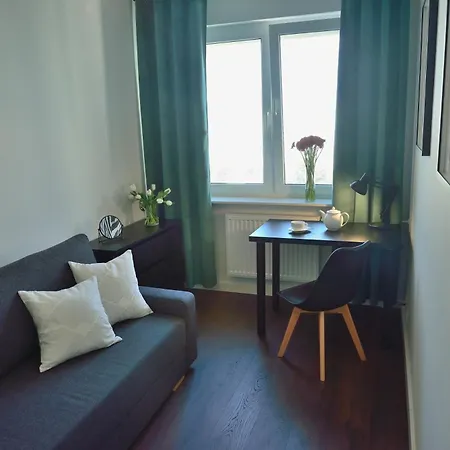 Base Apartman *